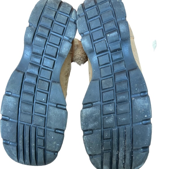 La Canadienne Shearling and Suede Winter Boots - Picture 4 of 6